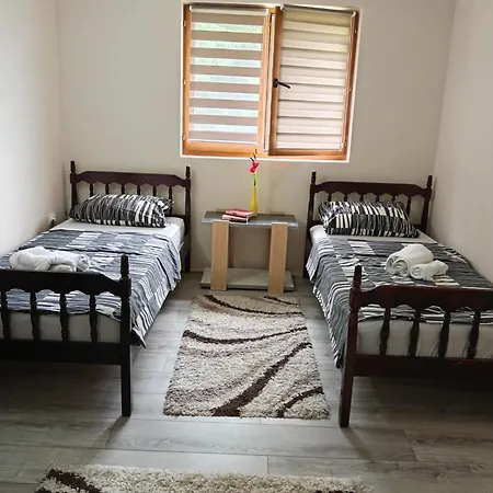 Etno Dusnik * Gadzin Han