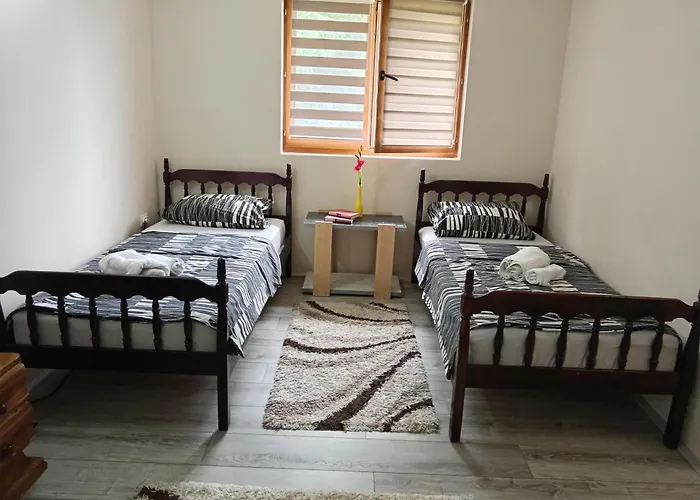 Etno Dusnik * Gadzin Han